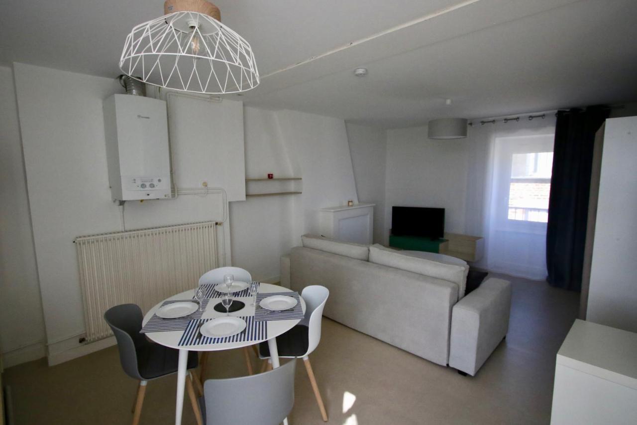 Pipon Apartment Fougeres Bagian luar foto